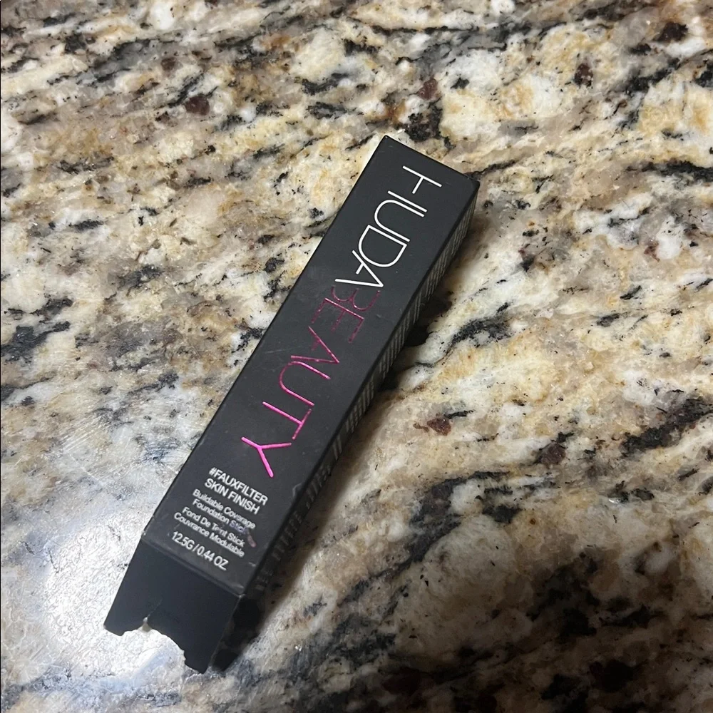 ⚡️💕HUDA BEAUTY Faux Filter Foundation Macchiato